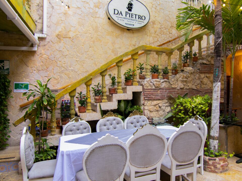 foto-patio-restaurante-da-pietro-Copy-scaled.jpg