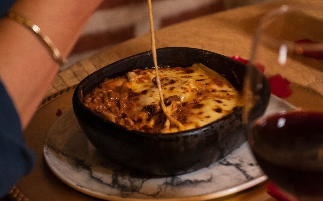 maridaje-plato-con-vino-italiano